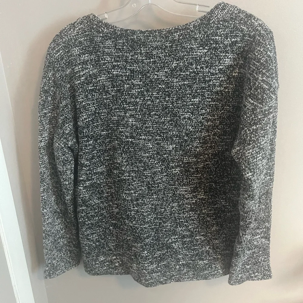 Zara slouchy heathered black grey sweater withh a bedazzled broach like feat M - Picture 5 of 5